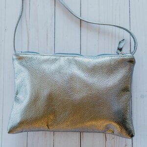 CRYSTALYN KAE NWT BOSSA NOVA PEWTER LEATHER CROSSBODY BAG